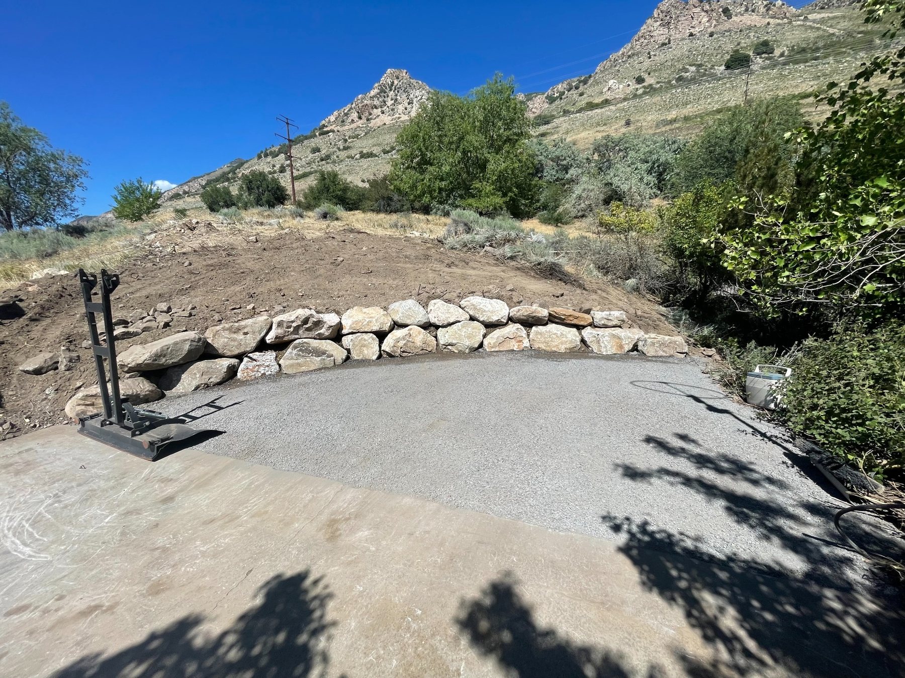 Natural stone retaining area